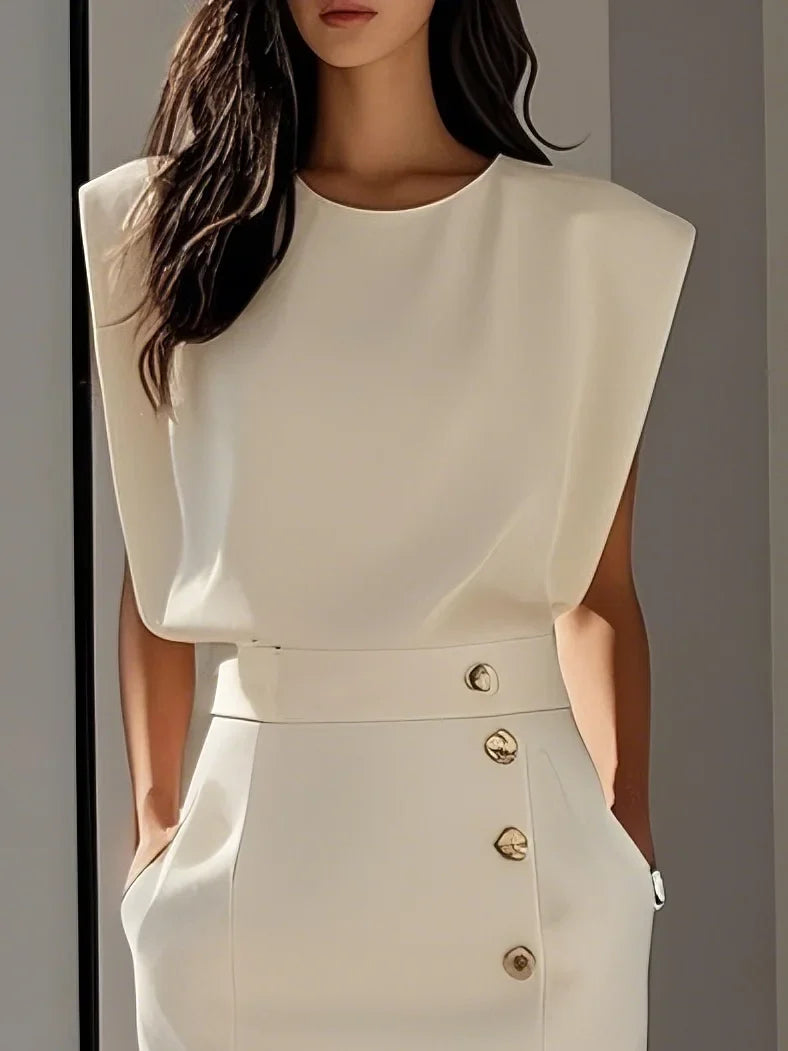 GENEVIEVE | MIDJURK MET GEVOERDE SCHOUWERS EN KNOOPDETAIL MET SPLIT