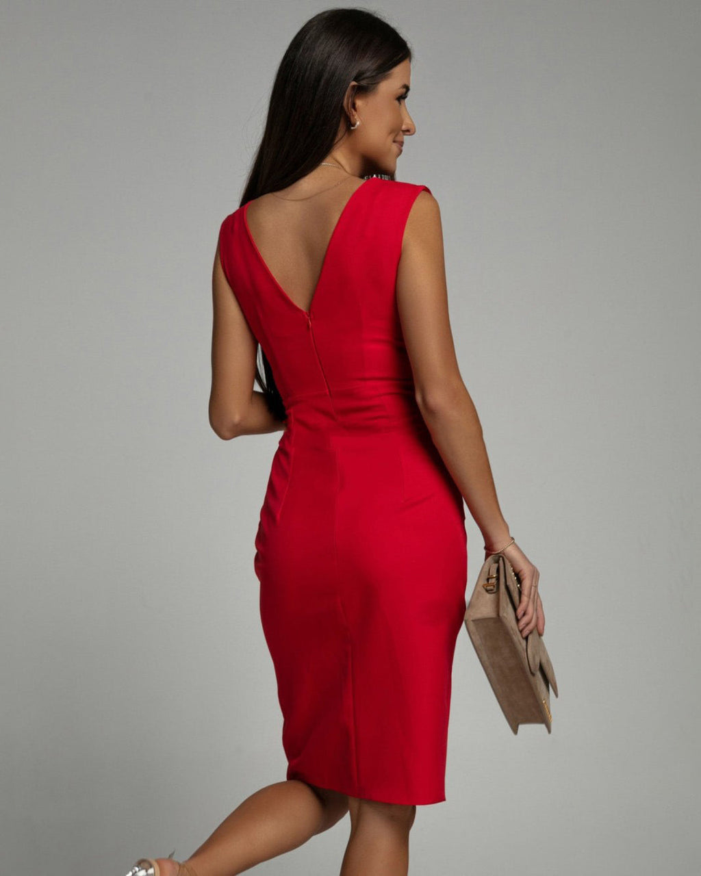 LORETTA | MOUWLOZE MIDI-JURK MET V-HALS EN RUCHES MET SPLIT