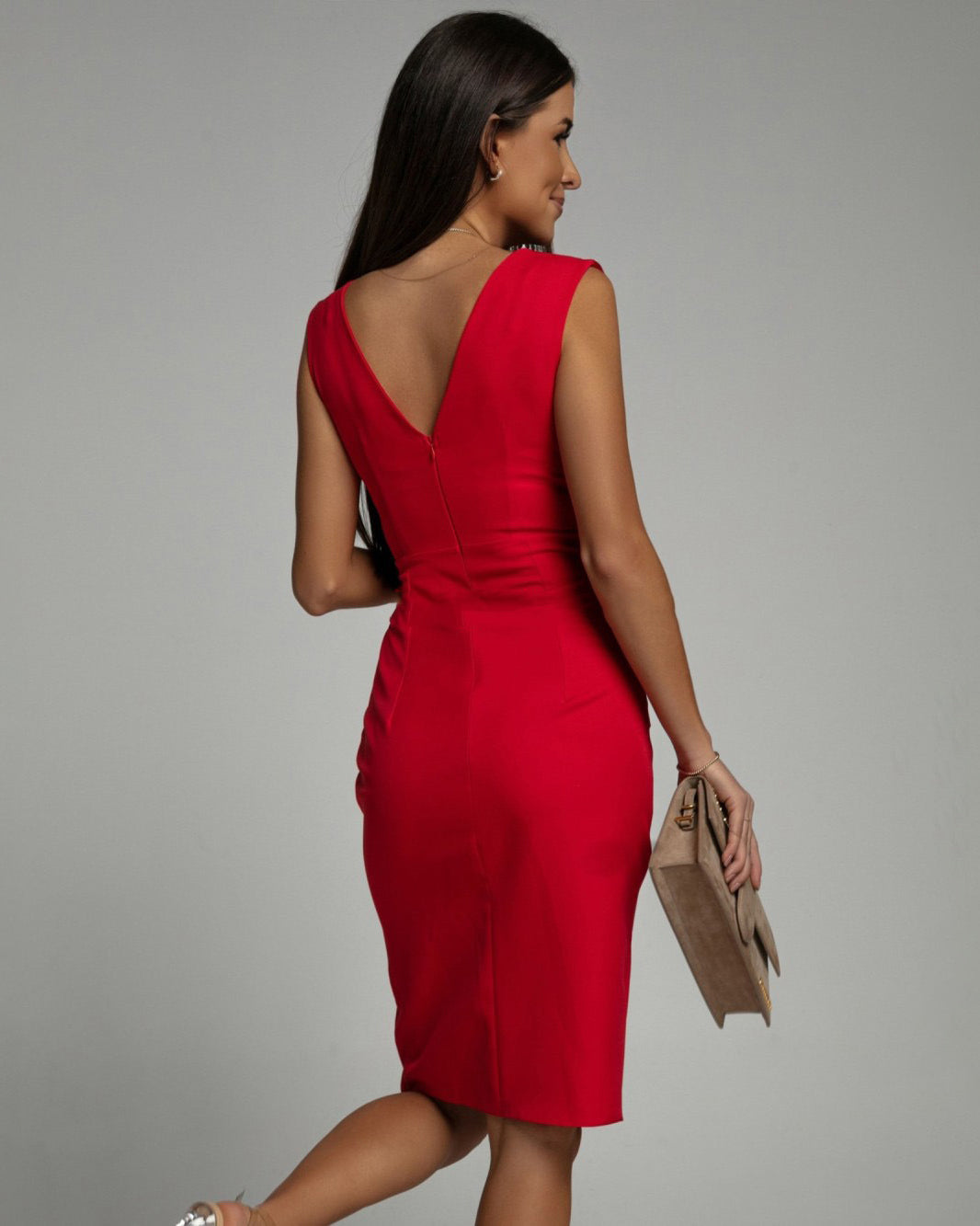 LORETTA | MOUWLOZE MIDI-JURK MET V-HALS EN RUCHES MET SPLIT
