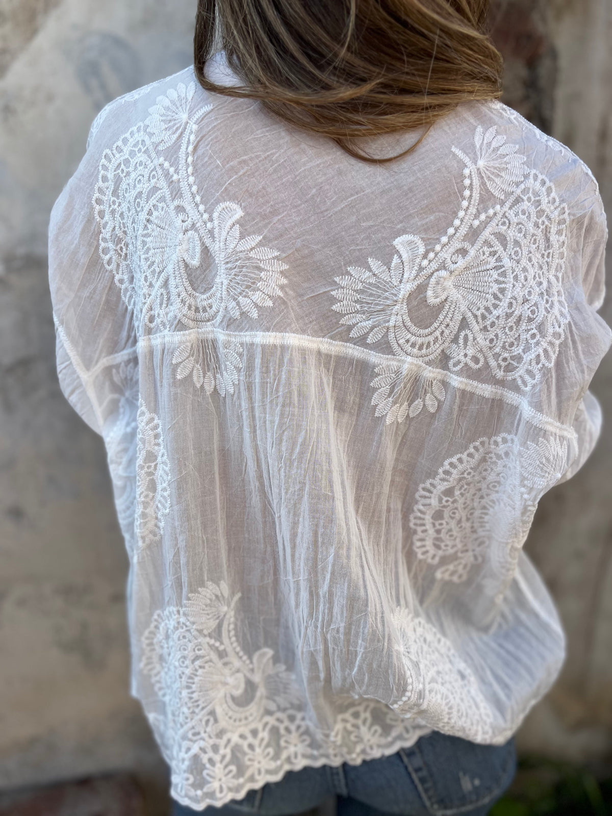 MARGOT | WITTE KANT GEBOUDE KNOPBLUSE