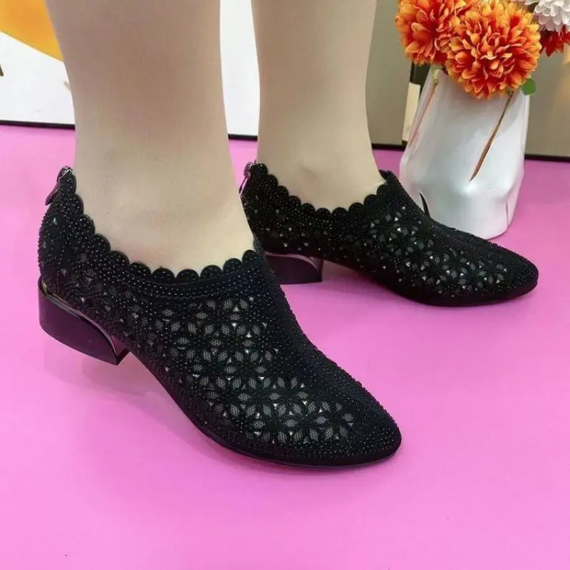 ROWENA | CRYSTAL LACE SCALLOP TRIM BLOCK HAKSCHOENEN