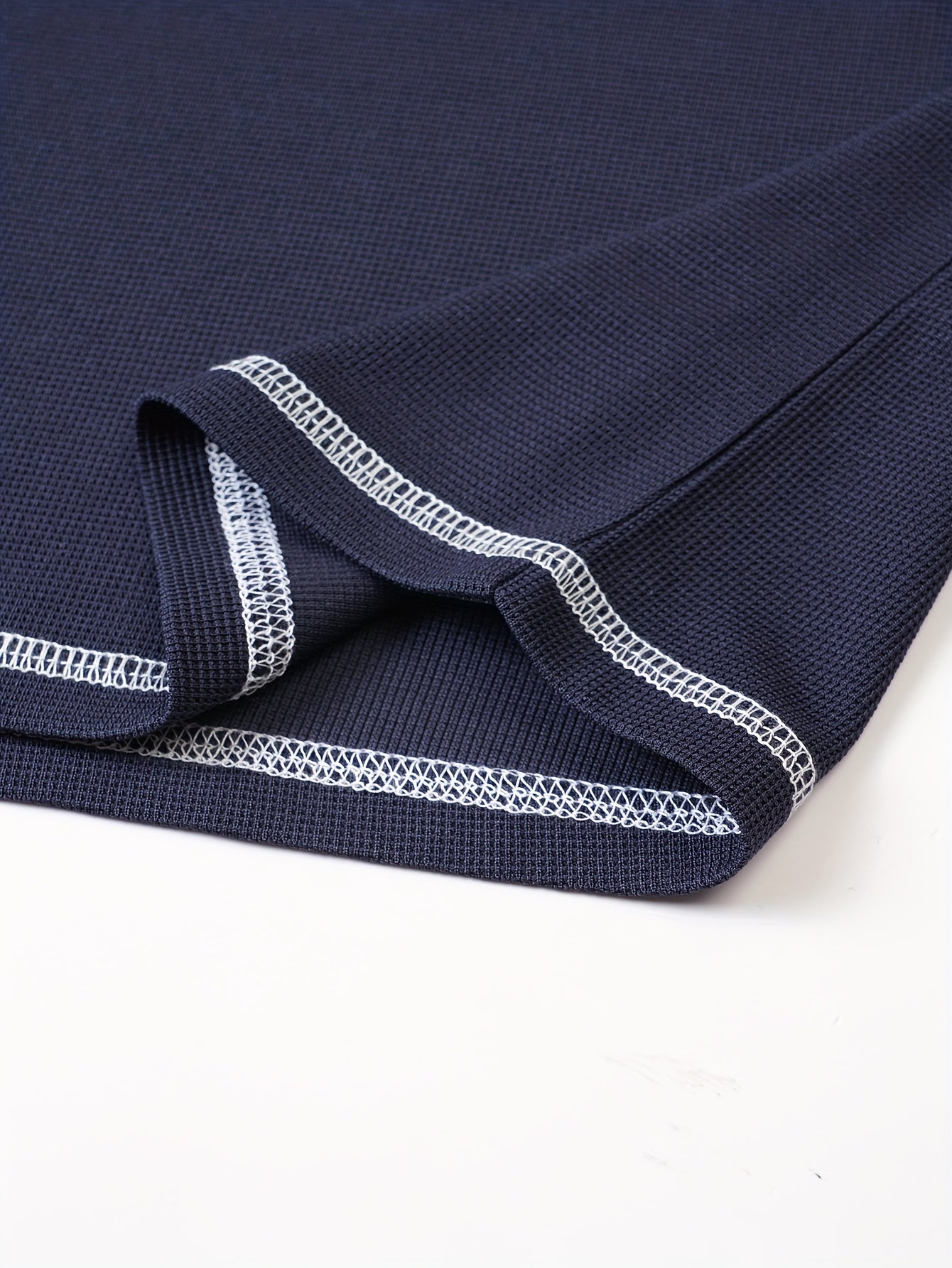 Maxwell | Getextureerde Knop-Hals T-shirt