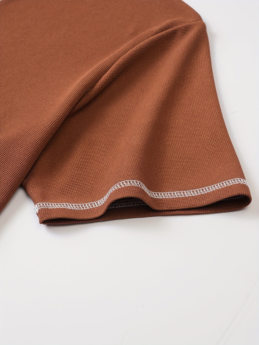 Maxwell | Getextureerde Knop-Hals T-shirt