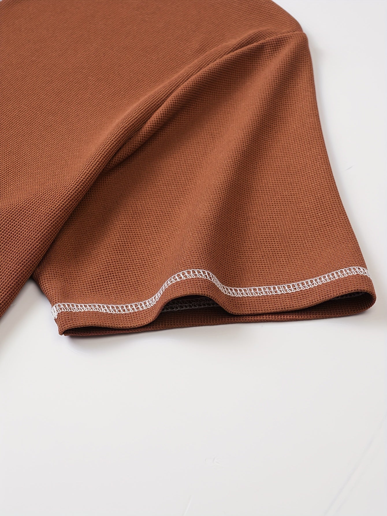Maxwell | Getextureerde Knop-Hals T-shirt