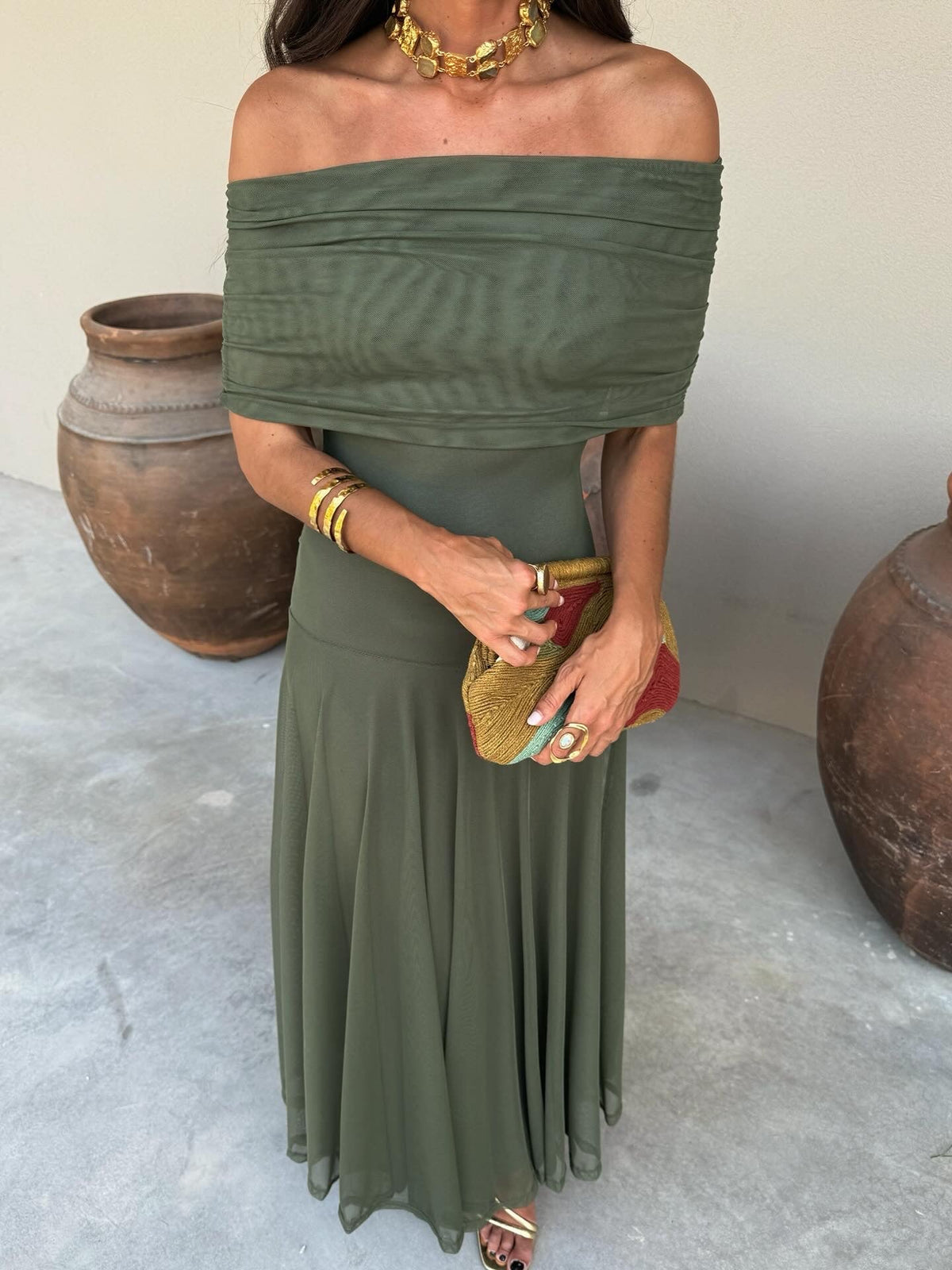 VICTORIA | OFF-SHOULDER PLEATED MAXI JURK