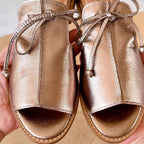 JOSEPHINE | SANDALEN MET STRAP-STIJL