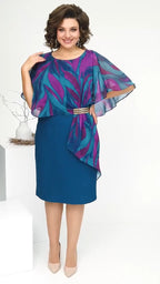 LEONORA | GEPRINTE CAPE OVERLAY GESCHOREN MIDI JURK