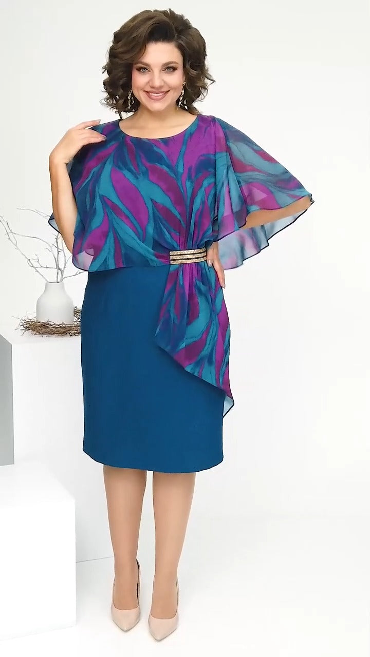 LEONORA | GEPRINTE CAPE OVERLAY GESCHOREN MIDI JURK