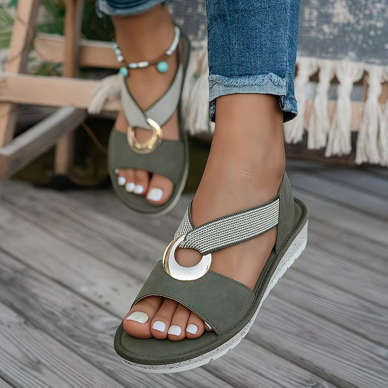 Skylar | Lage sandalen met metalen gesp