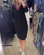 WANDA | SPORTIEVE STREEPDETAIL V-HALS JURK MET ZAKKEN
