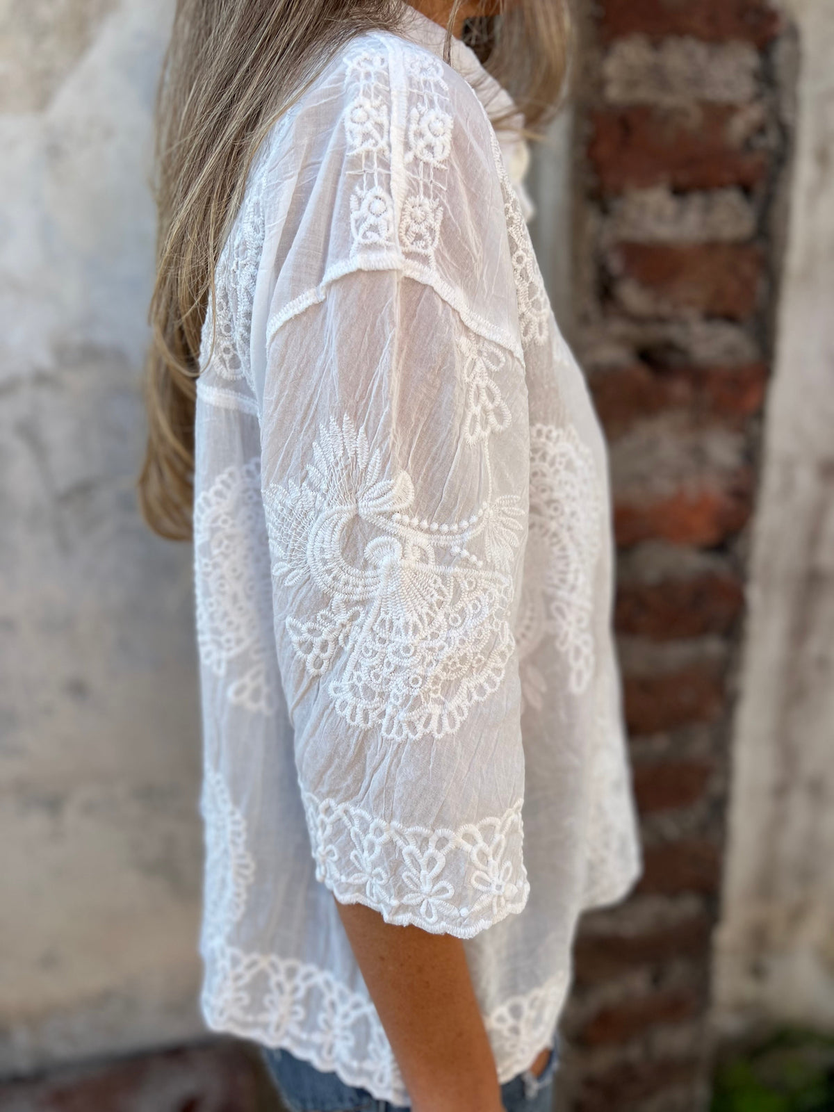 MARGOT | WITTE KANT GEBOUDE KNOPBLUSE