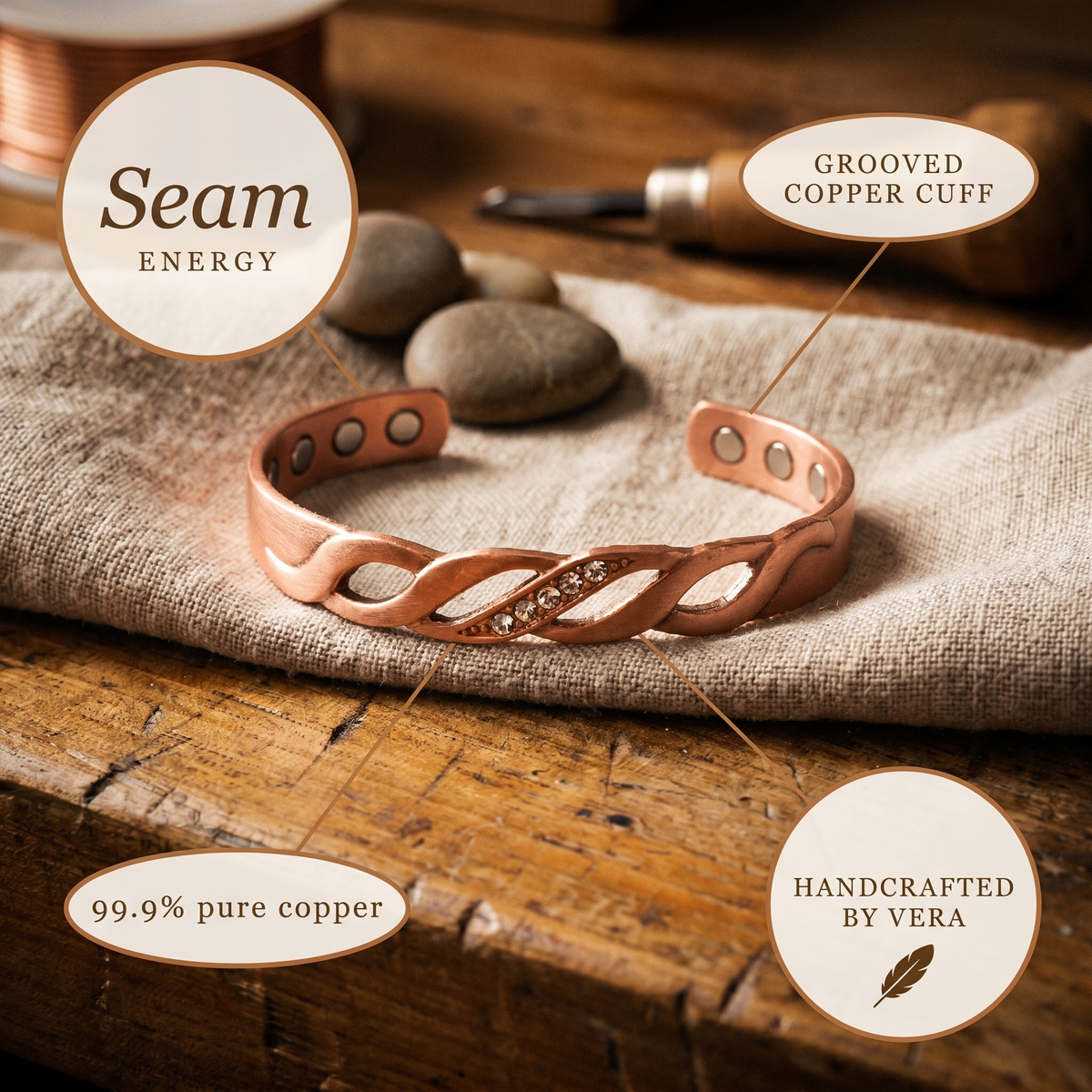 Vera's Naadloze Koperen Armband