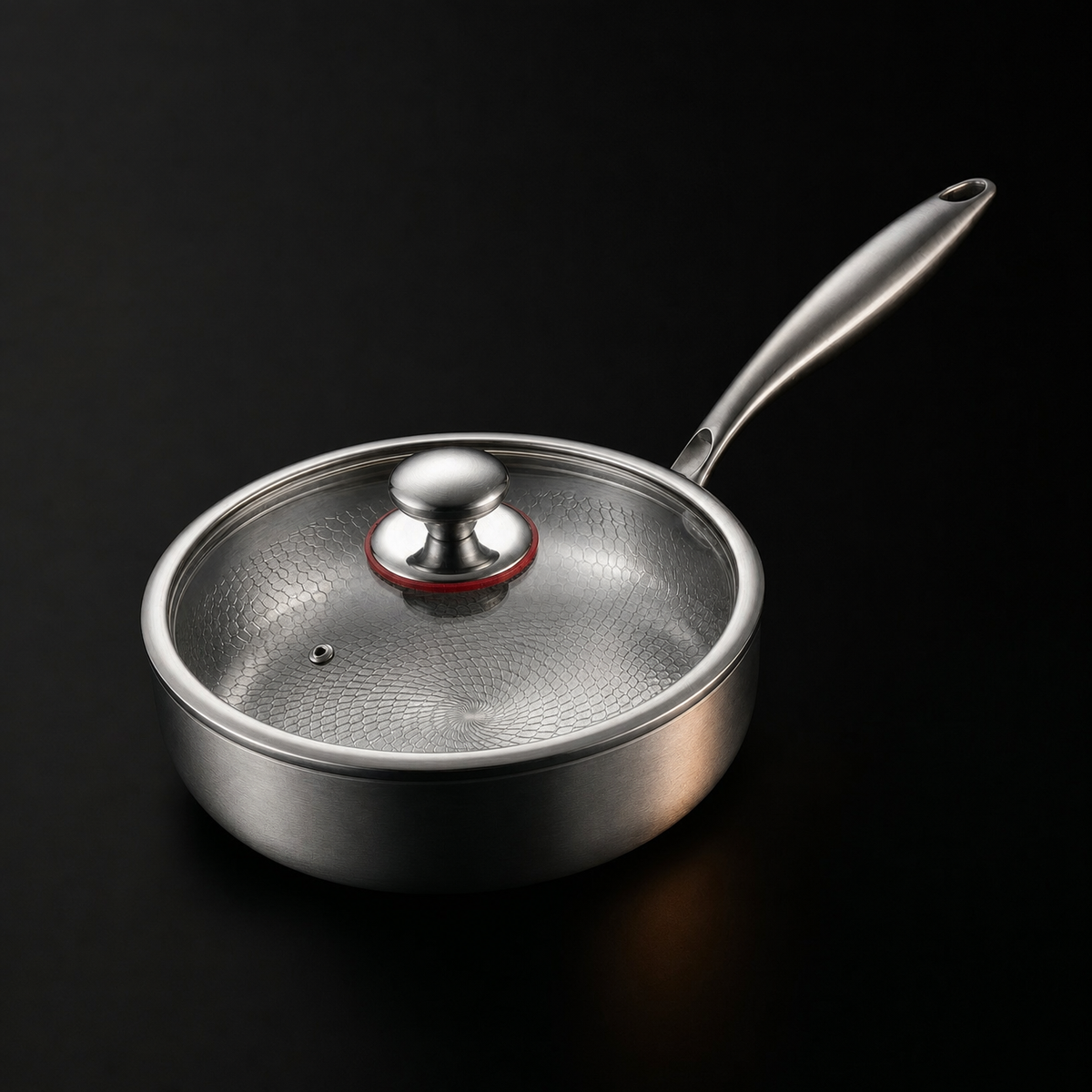 Gehamerde Titanium pan met Hoge Rand