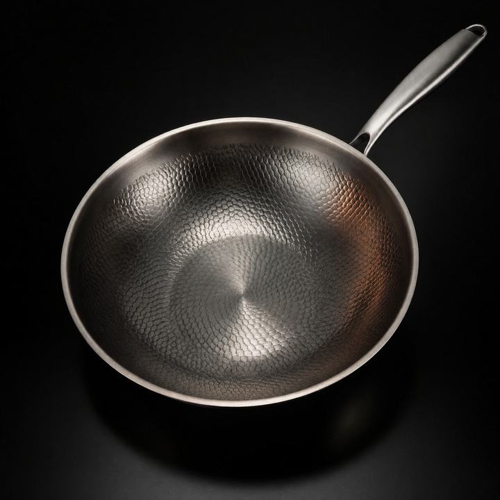 Gehamerde Titanium wokpan met vlakke bodem