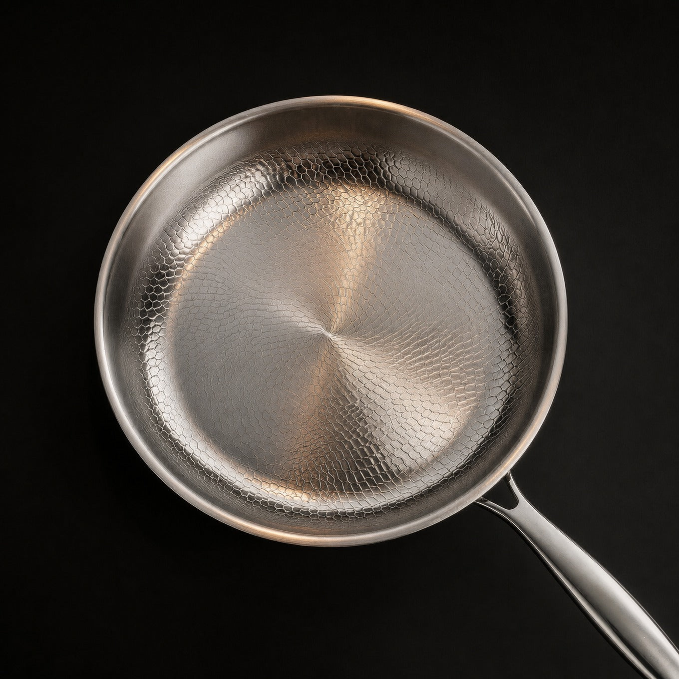 Gehamerde Titanium Pan