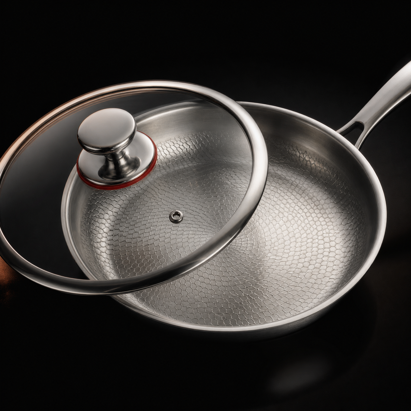 Gehamerde Titanium Pan