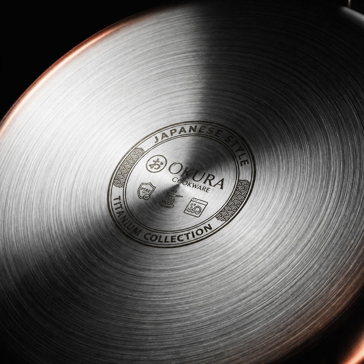 Gehamerde Titanium Pan