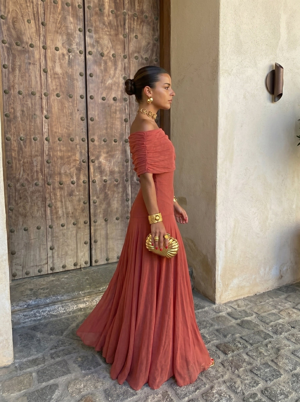 VICTORIA | OFF-SHOULDER PLEATED MAXI JURK