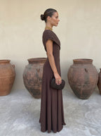 VICTORIA | OFF-SHOULDER PLEATED MAXI JURK