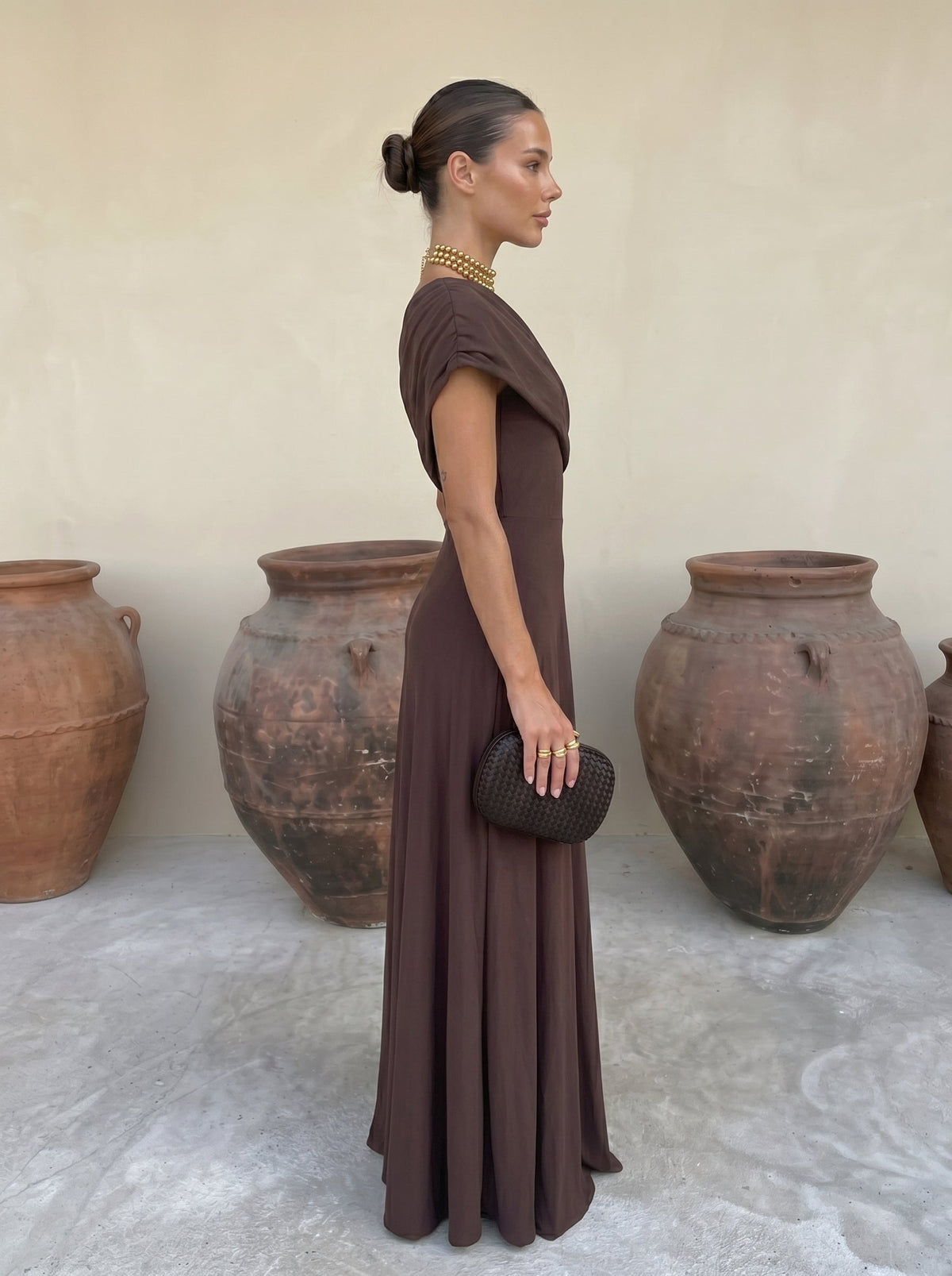 VICTORIA | OFF-SHOULDER PLEATED MAXI JURK